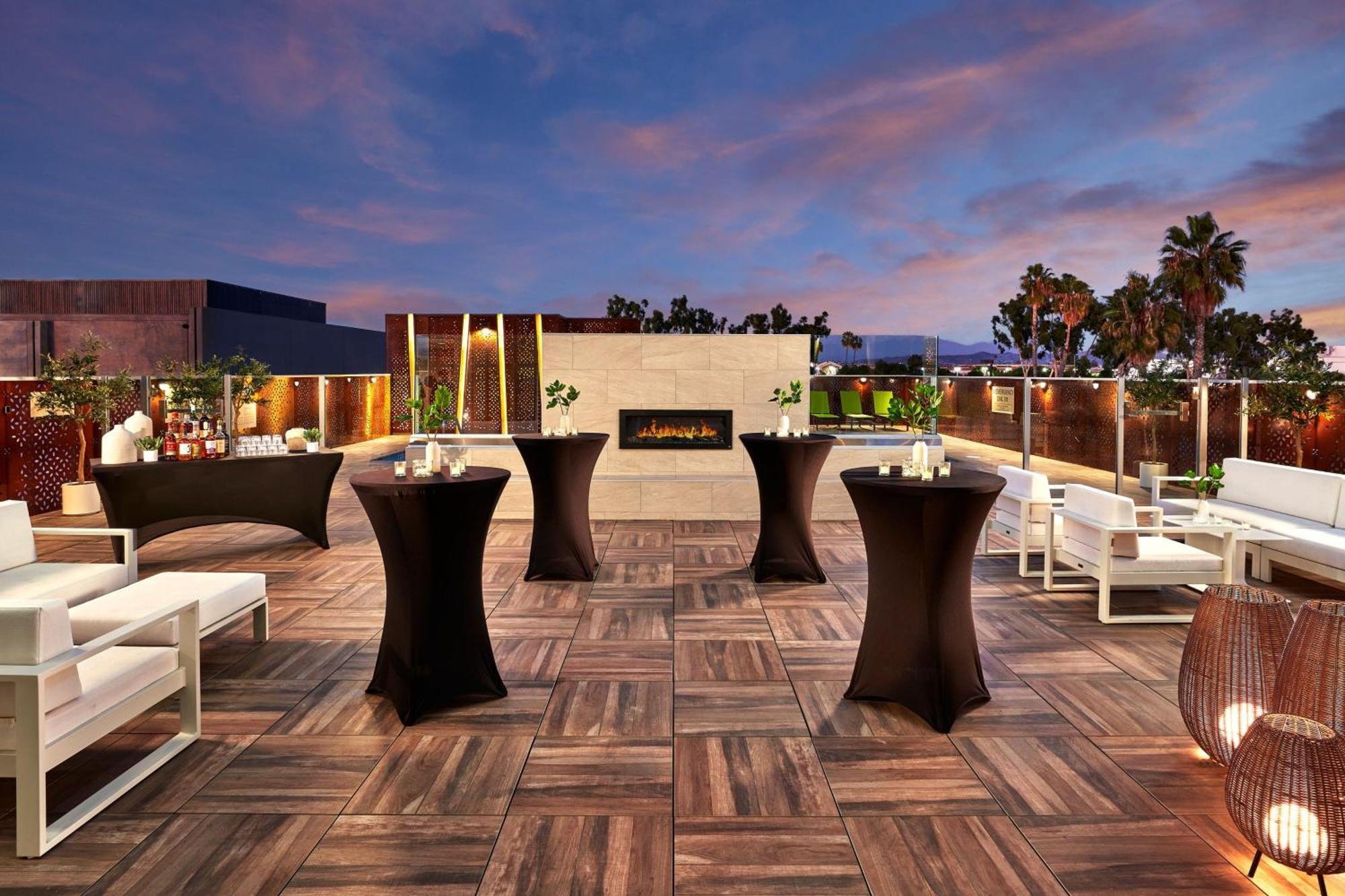 Springhill Suites By Marriott Los Angeles Downey Exteriör bild